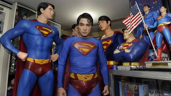 菲律宾小伙整容23次整成超人,并且还获得过吉尼斯世界纪录